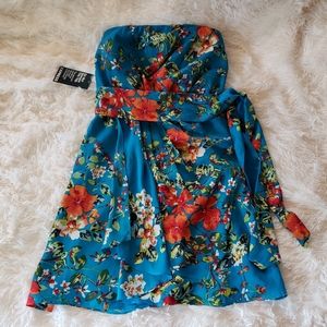 Express strapless mini floral dress NWT sz 4
